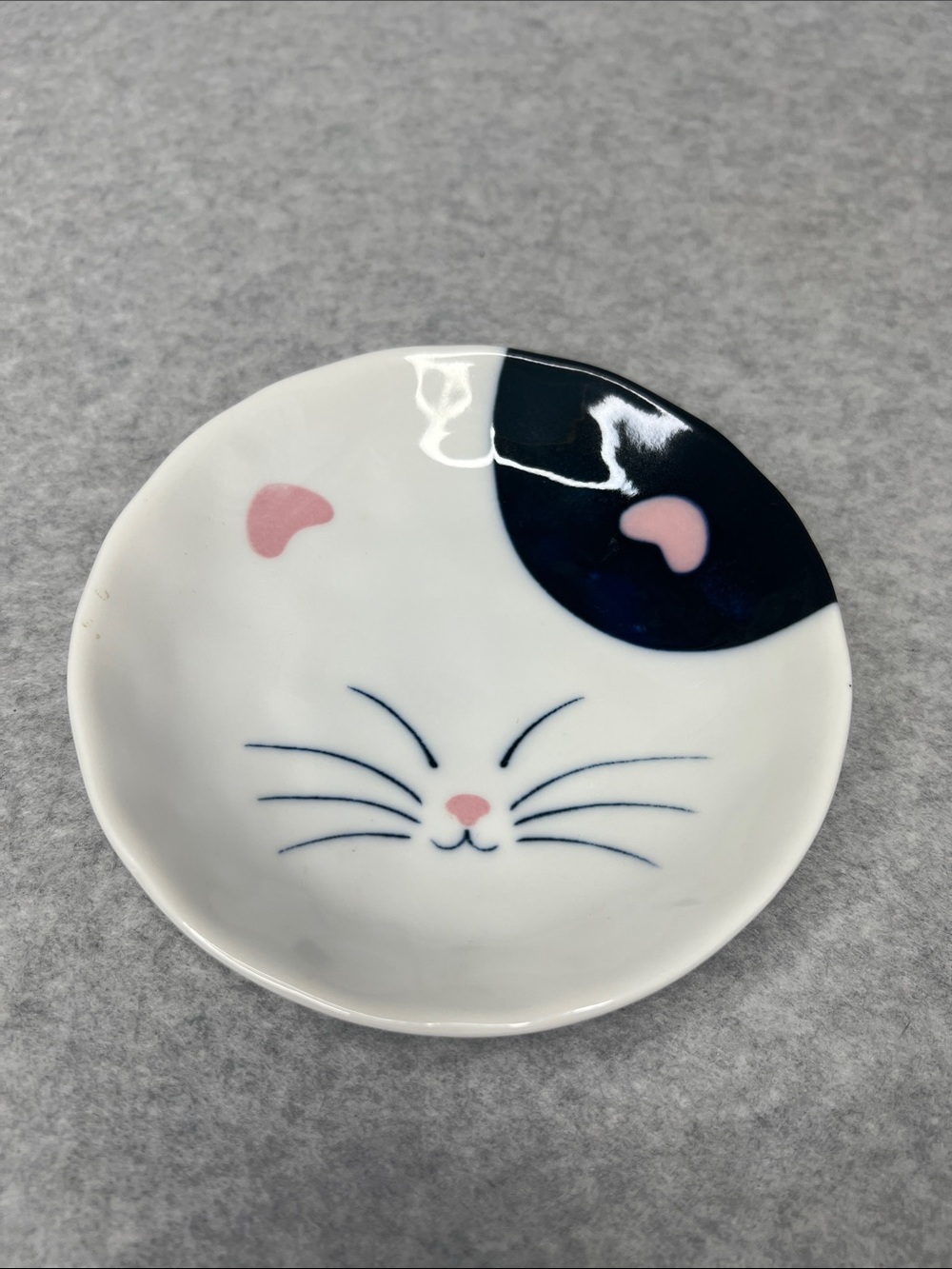 AIKA "Cat Face" 4.5” Dish Kotobuki Trading Co. RARE Japanese Asian Kawaii Kitty